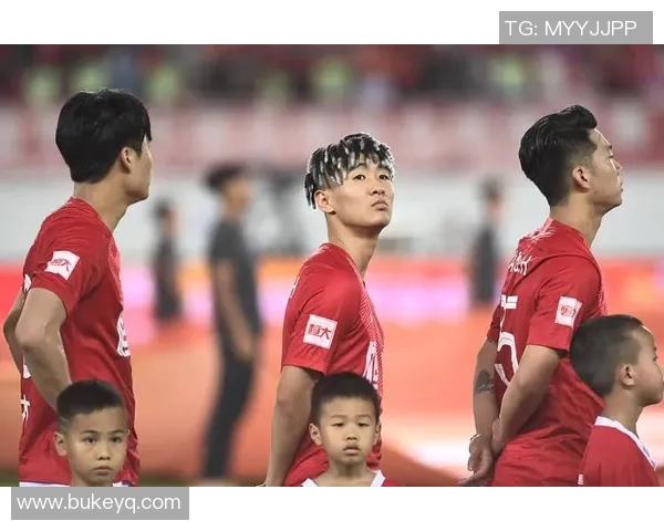 实力至上足球明星排名揭示真实水平与潜力的较量