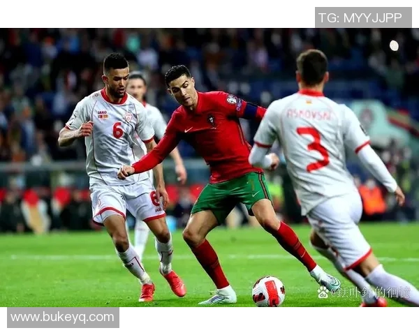 足球明星因裁判判罚不公而展开报复行动的背后真相揭秘