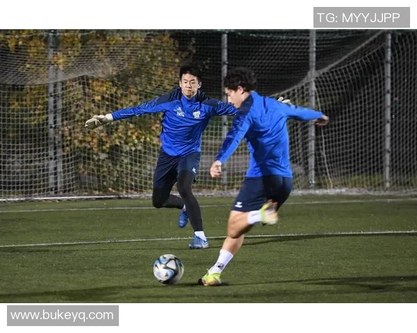 少年足球明星的成长故事与梦想追逐的精彩采访分享