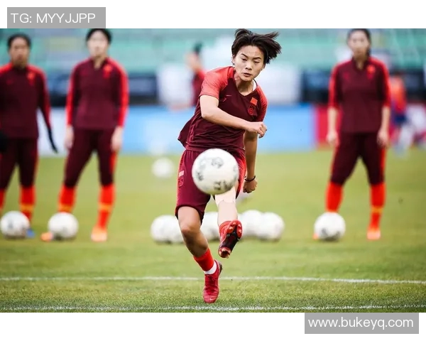 女子专访足球明星揭示运动员背后的真实故事与心路历程 女子专访足球明星揭示运动员背后的真实故事与心路历程