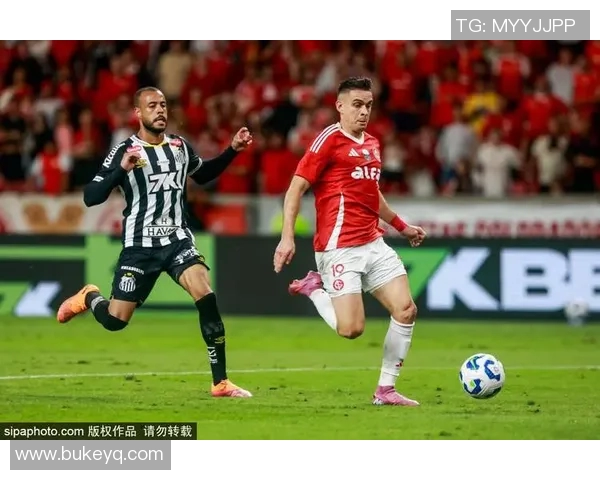 巴西队足球明星展现华丽技艺引领全球足球风潮 巴西队足球明星展现华丽技艺引领全球足球风潮