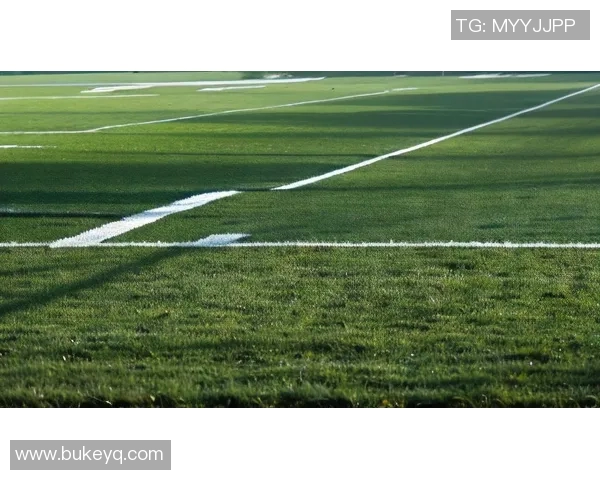 足球明星桌面壁纸精选让你的电脑焕发活力与激情尽享绿茵场上的荣耀与梦想 足球明星桌面壁纸精选让你的电脑焕发活力与激情尽享绿茵场上的荣耀与梦想